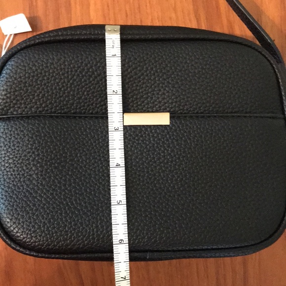 NWT crossbody purse! Elegant for everyday use!Pebbled vegan leather. - Picture 6 of 8